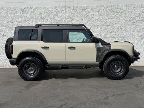 Used 2022 Ford Bronco Everglades AWD/4WD image 5