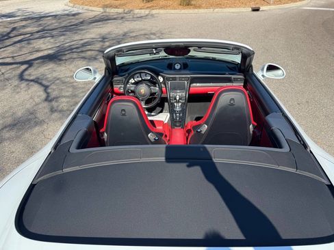 Used 2015 Porsche 911 Turbo S image 49