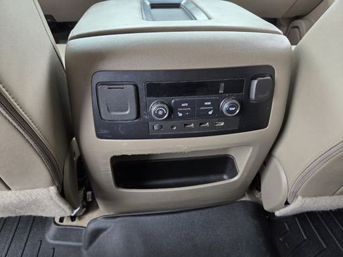 Used 2019 GMC Yukon SLT w/ Premium Edition AWD/4WD image 19