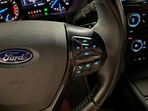 Used 2016 Ford Explorer XLT image 26