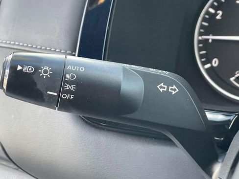 Used 2023 Nissan Pathfinder SL image 23