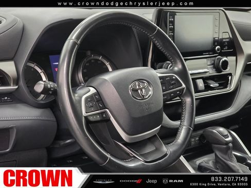 Used 2022 Toyota Highlander LE AWD/4WD image 24