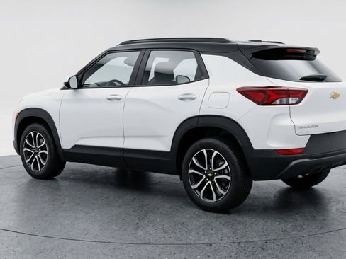 Used 2025 Chevrolet TrailBlazer LT image 6