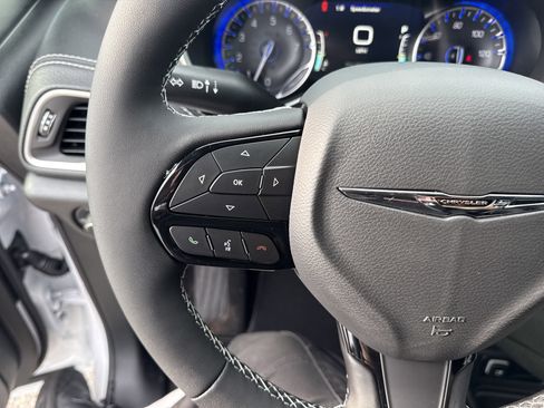 New 2026 Chrysler Pacifica Select w/ S Appearance Package image 19