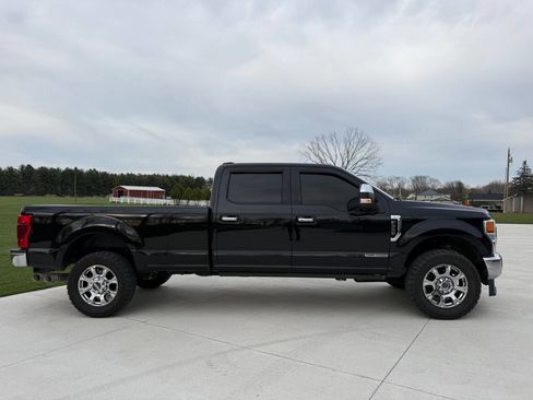 Used 2020 Ford F350 Lariat w/ Chrome Package image 4