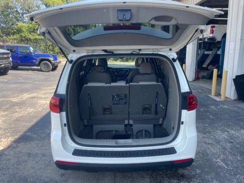 Used 2021 Kia Sedona LX FWD image 18