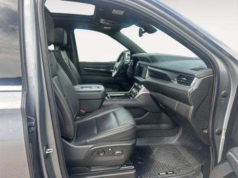 Used 2022 GMC Yukon XL Denali AWD/4WD image 15