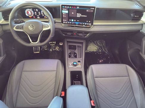 New 2026 Volkswagen Tiguan SE R-Line FWD image 25