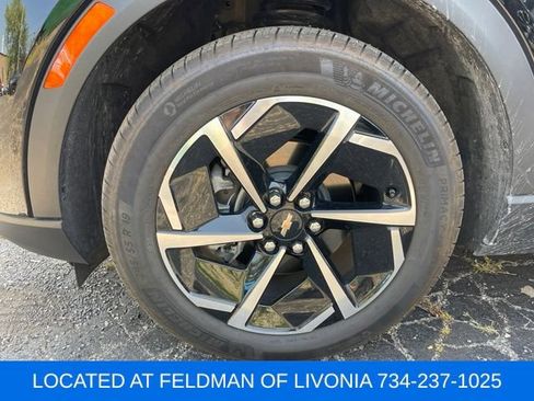 Certified 2025 Chevrolet Equinox EV LT FWD image 5