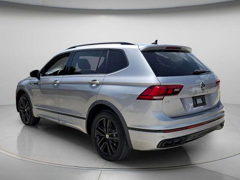 Used 2022 Volkswagen Tiguan SE R-Line FWD image 8