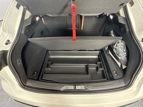 Used 2022 Maserati Levante Modena image 16