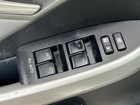Used 2013 Toyota Prius Four FWD image 13