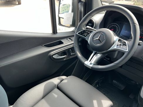 New 2025 Mercedes-Benz Sprinter 2500 image 11