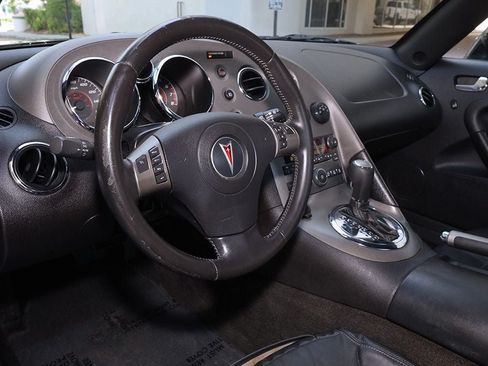 Used 2007 Pontiac Solstice GXP w/ Premium Package RWD image 32