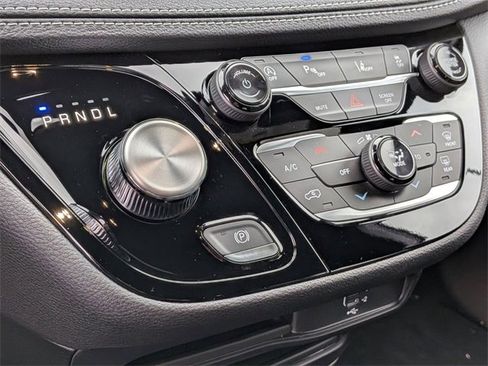 New 2026 Chrysler Pacifica Select w/ S Appearance Package image 21
