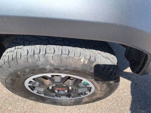 Used 2025 Toyota Tacoma TRD Off-Road AWD/4WD image 9
