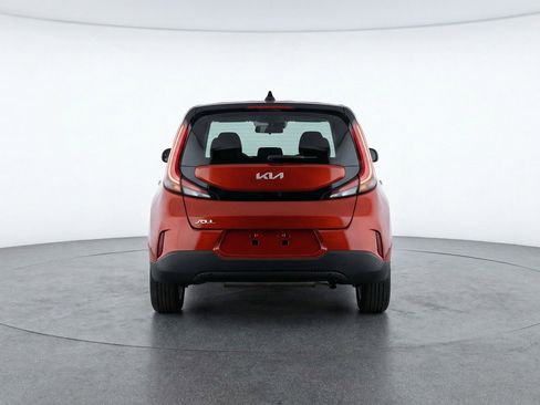 Used 2025 Kia Soul LX w/ LX Technology Package FWD image 7