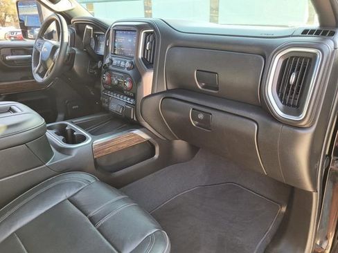 Used 2022 Chevrolet Silverado 2500 High Country image 8