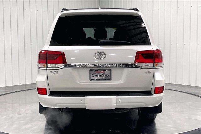 Used 2018 Toyota Land Cruiser AWD/4WD image 4