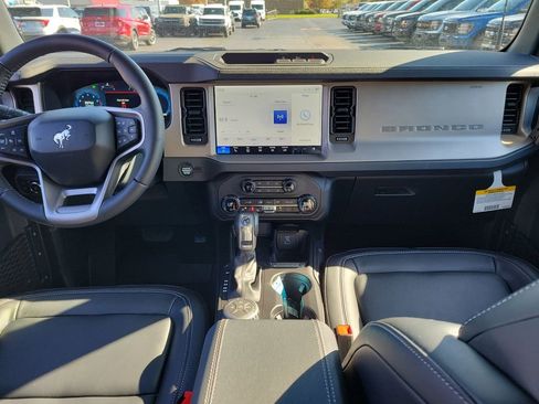 New 2025 Ford Bronco Outer Banks image 11