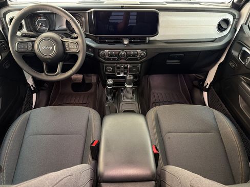 Used 2025 Jeep Wrangler Unlimited Sport AWD/4WD image 14