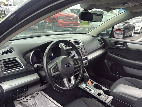Used 2017 Subaru Legacy 2.5i Premium AWD/4WD image 9