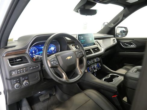 Used 2023 Chevrolet Tahoe High Country AWD/4WD image 13