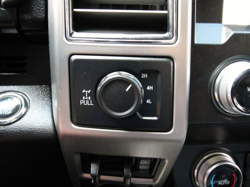 Used 2021 Ford F250 Platinum image 36