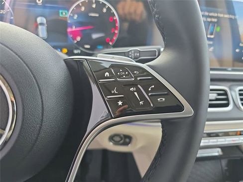 Used 2025 Mercedes-Benz GLE 350 4MATIC image 34
