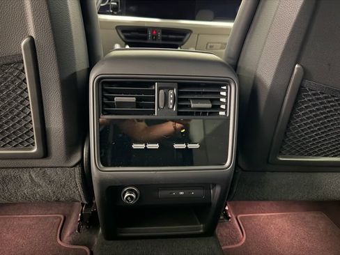 Certified 2024 Porsche Cayenne S AWD/4WD image 34