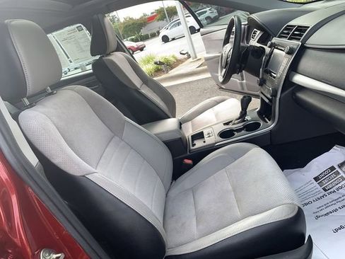 Certified 2017 Toyota Camry XSE FWD image 14