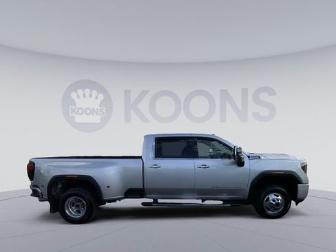 Used 2023 GMC Sierra 3500 Denali image 8