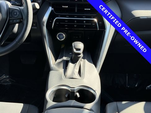 Used 2022 Toyota Venza Limited image 19