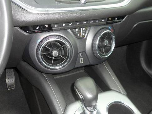 Used 2023 Chevrolet Blazer LT image 26