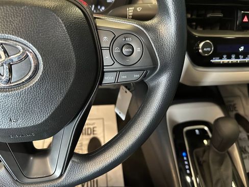 Used 2025 Toyota Corolla LE FWD image 10