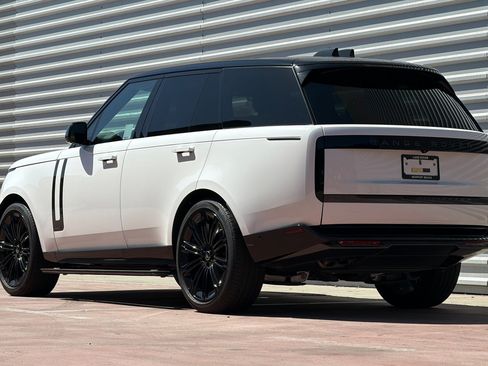Certified 2025 Land Rover Range Rover Autobiography AWD/4WD image 3