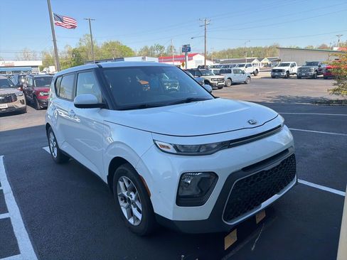 Used 2020 Kia Soul S image 3