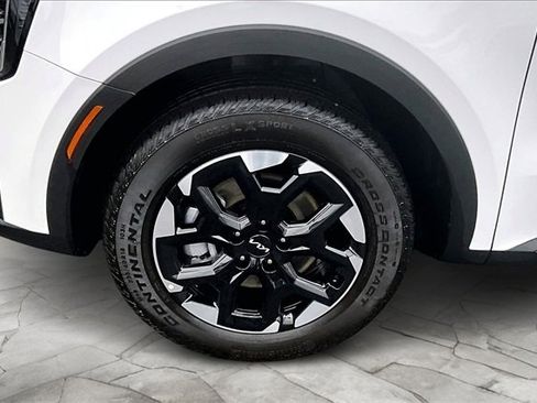 Certified 2025 Kia Sorento S w/ Panoramic Sunroof Package image 8