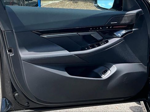 New 2026 BMW 530i xDrive w/ M Sport Package image 10