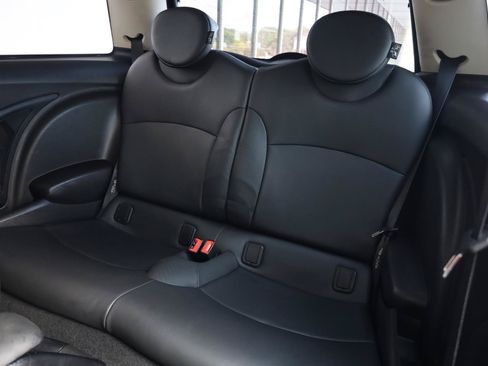 Used 2011 MINI Cooper Hardtop FWD image 17