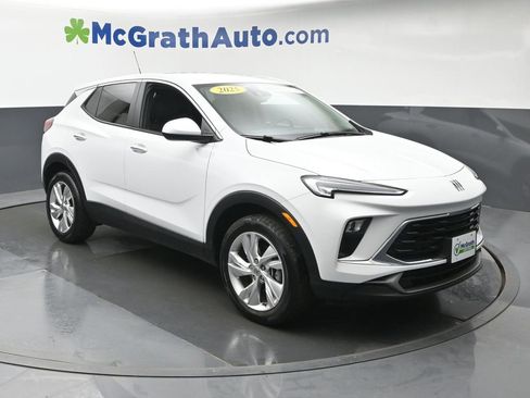 Used 2025 Buick Encore GX Preferred AWD/4WD image 2