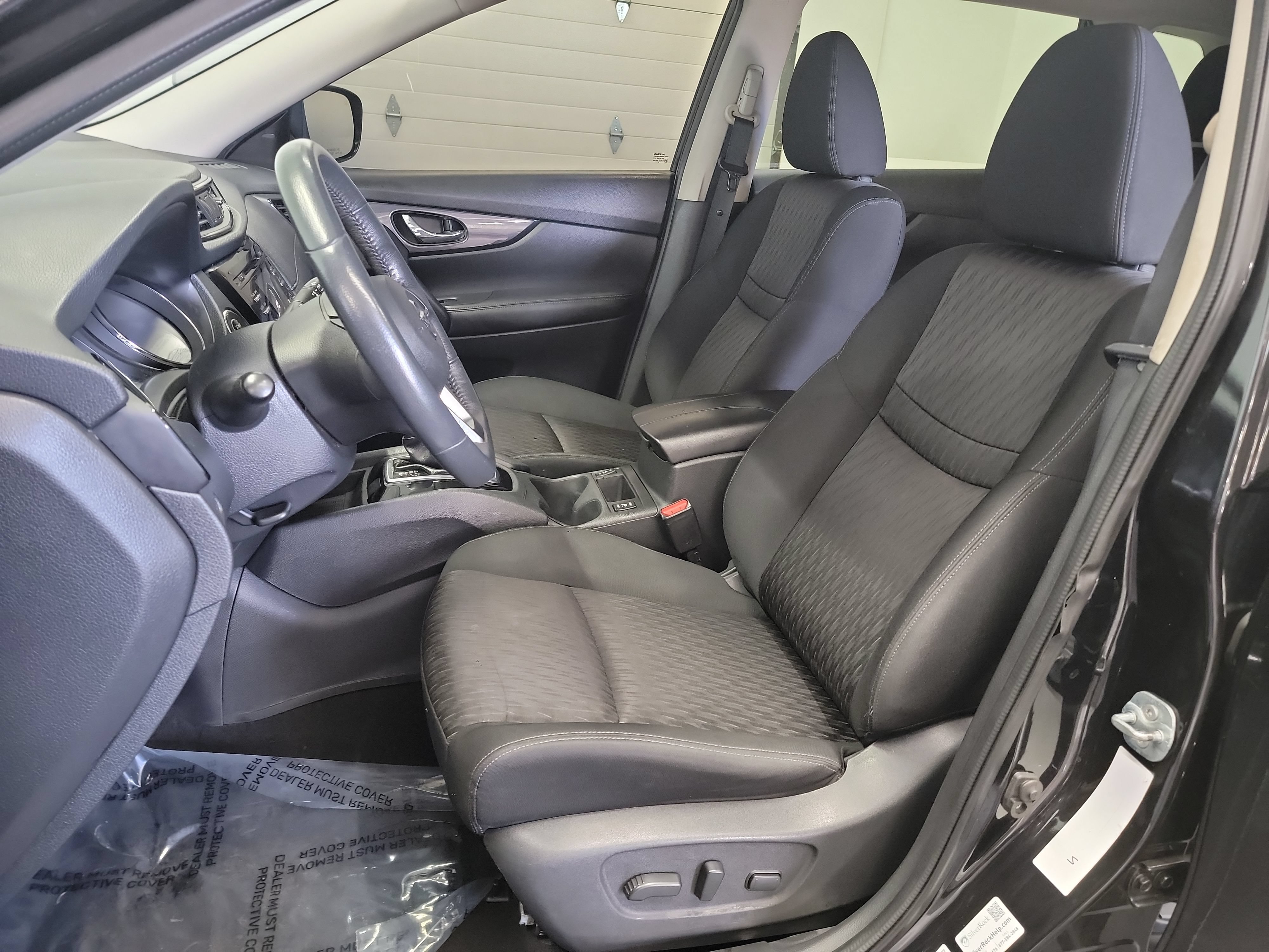 Used 2017 Nissan Rogue SV AWD/4WD image 12