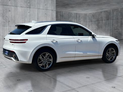 Used 2025 Genesis GV70 2.5T AWD/4WD image 5