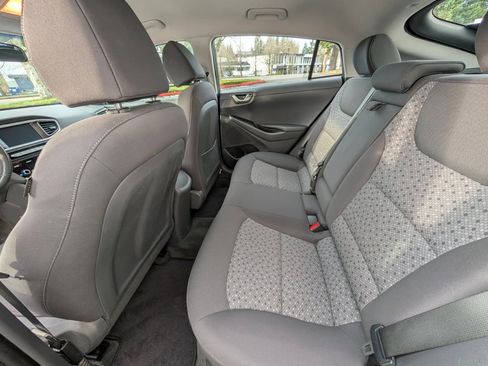 Used 2017 Hyundai Ioniq SEL image 8