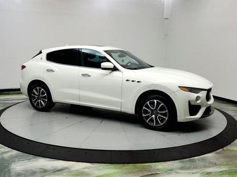 Used 2020 Maserati Levante AWD/4WD image 3