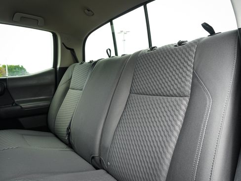 Used 2022 Toyota Tacoma SR5 w/ Technology Package RWD image 28