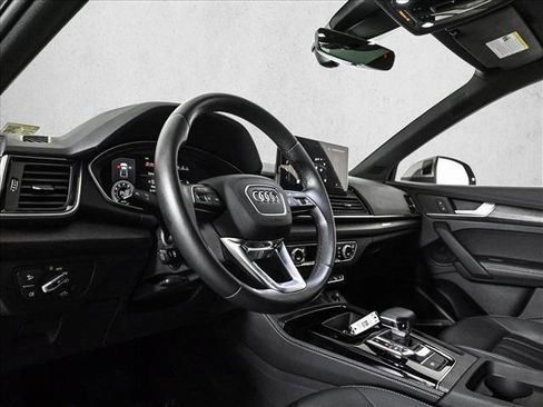 Used 2023 Audi Q5 2.0T Premium Plus w/ Premium Plus Package AWD/4WD image 10