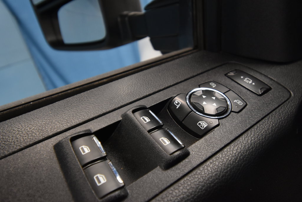 Used 2019 Ford F250 Lariat w/ Lariat Ultimate Package AWD/4WD image 6