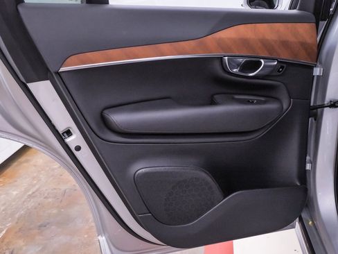 Used 2021 Volvo XC90 T6 Momentum w/ Advanced Package image 34