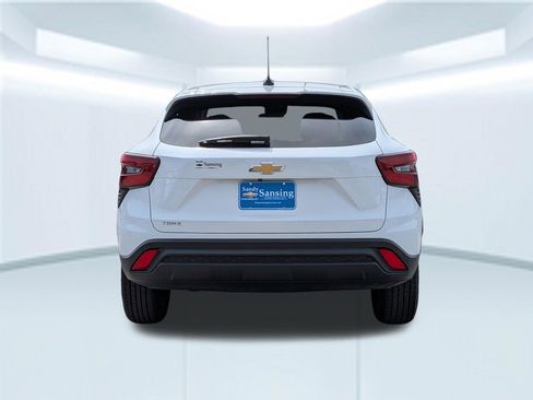 Used 2024 Chevrolet Trax LS FWD image 5